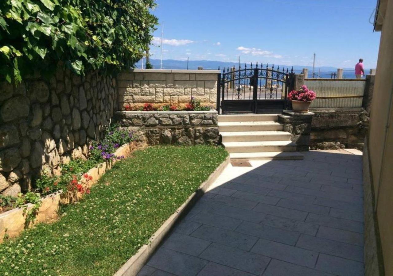 Apartment Gobac Icici Bagian luar foto