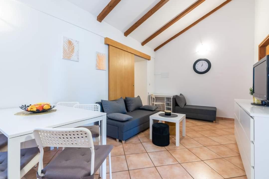 Apartment Gobac Icici Bagian luar foto